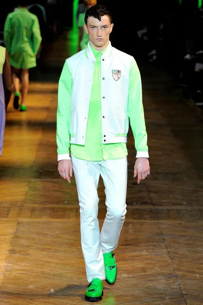Look 34